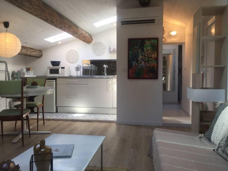 Apartment Dans Quartier Grand Theatre